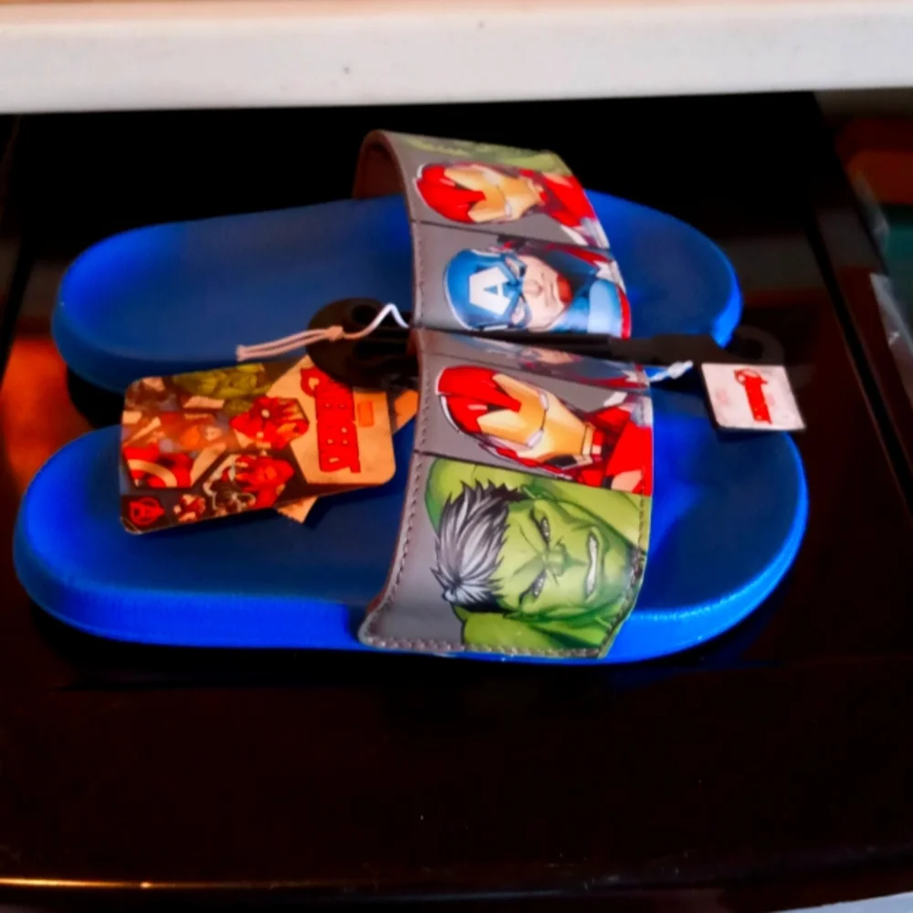 Marvel Blue and Gray Sandals with Cartoon Design Children's - Picture 3 of 4